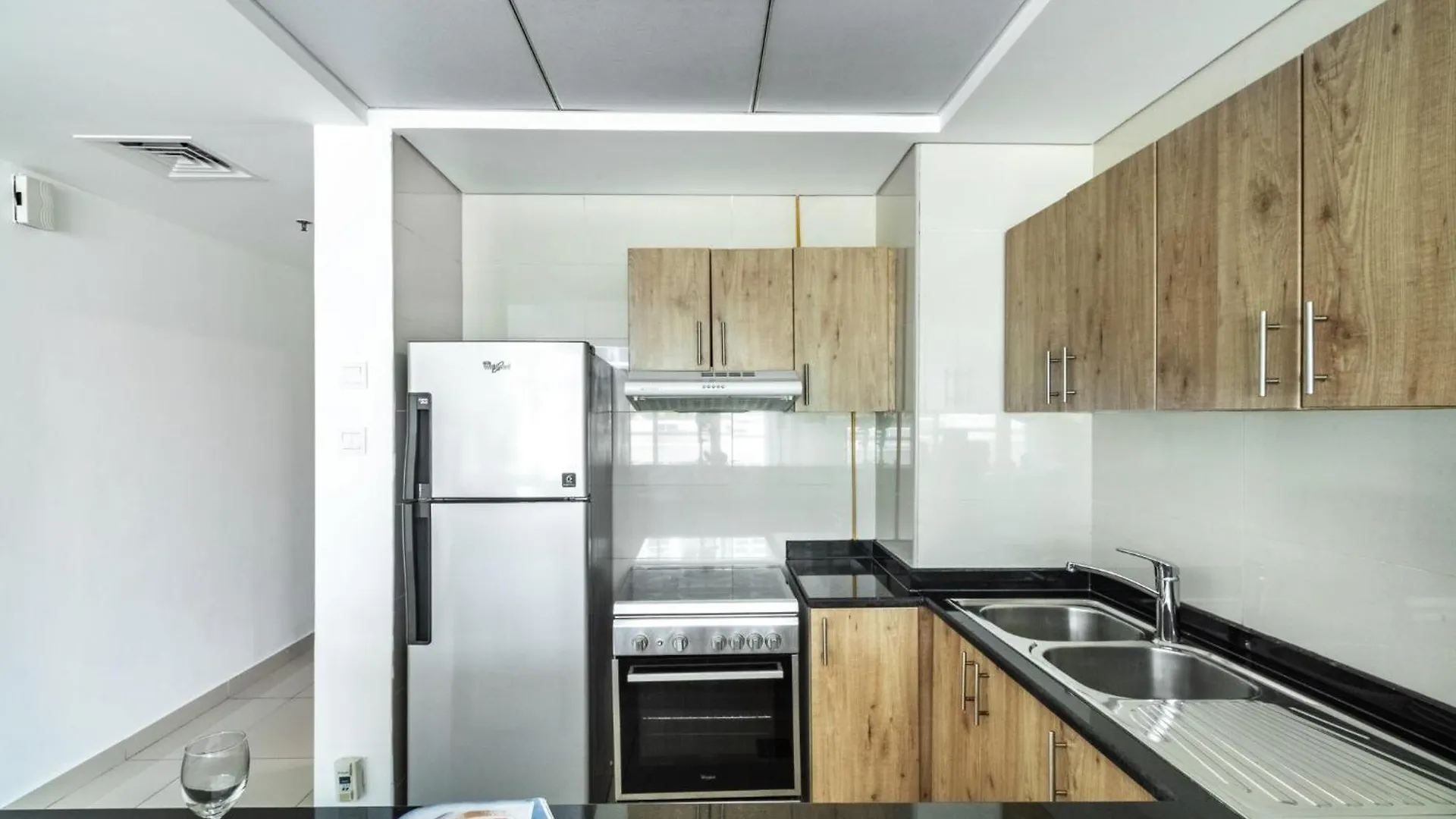 Shoresinn - Artistic Retreat In Dubai Marina